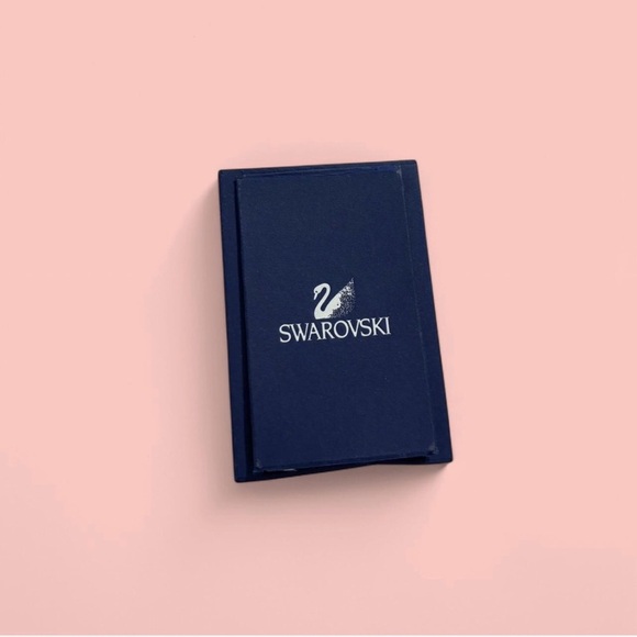 Vintage Swarovski Crystal Blue Pendant Necklace in the Original Box - Picture 2 of 2